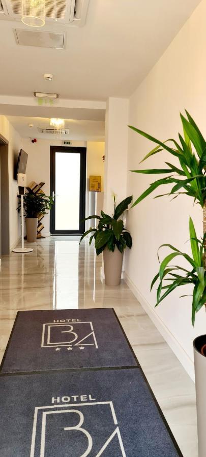 Hotel B4 Oradea Εξωτερικό φωτογραφία