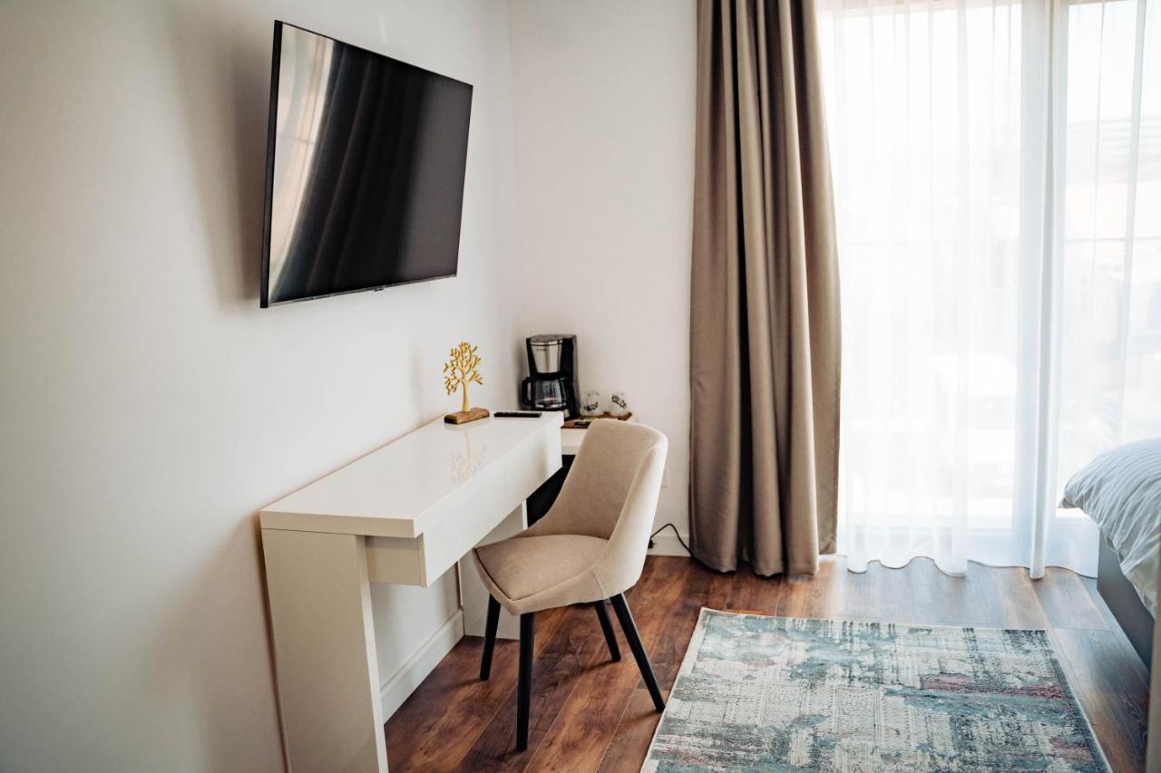Hotel B4 Oradea Εξωτερικό φωτογραφία