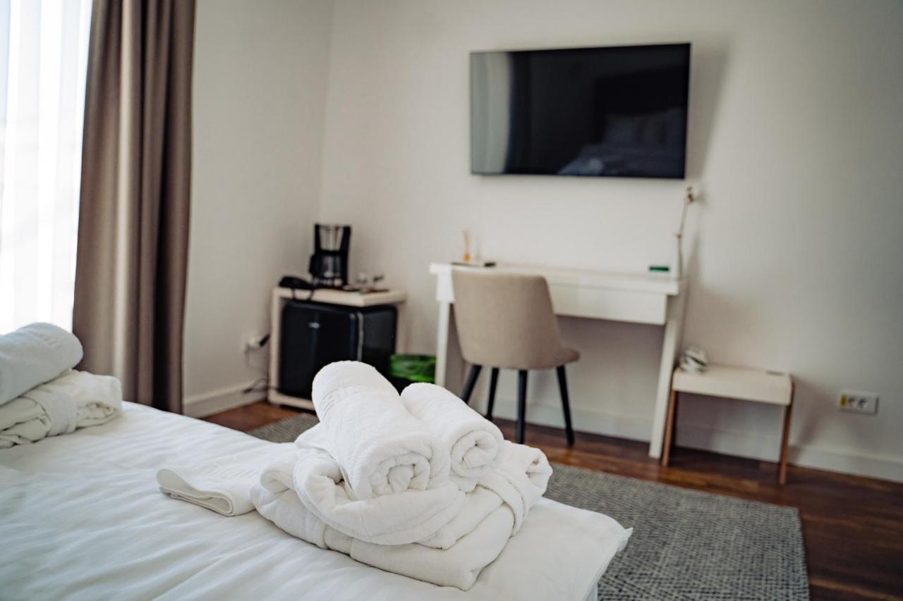 Hotel B4 Oradea Εξωτερικό φωτογραφία