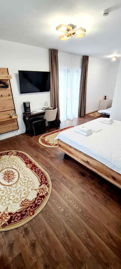 Hotel B4 Oradea Εξωτερικό φωτογραφία