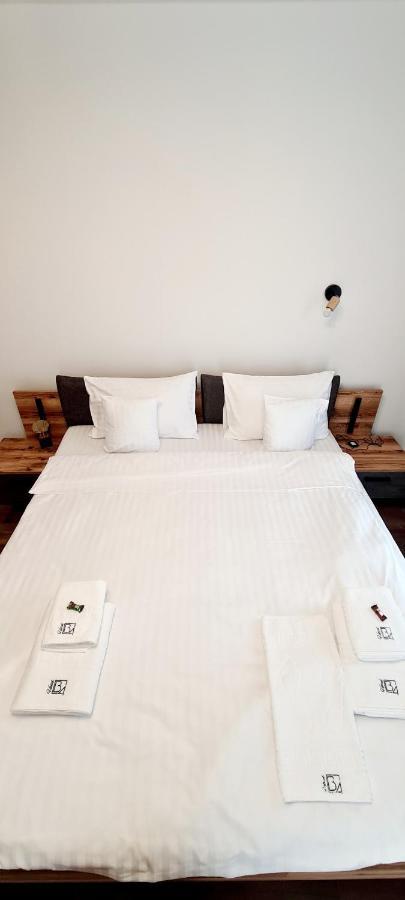 Hotel B4 Oradea Εξωτερικό φωτογραφία