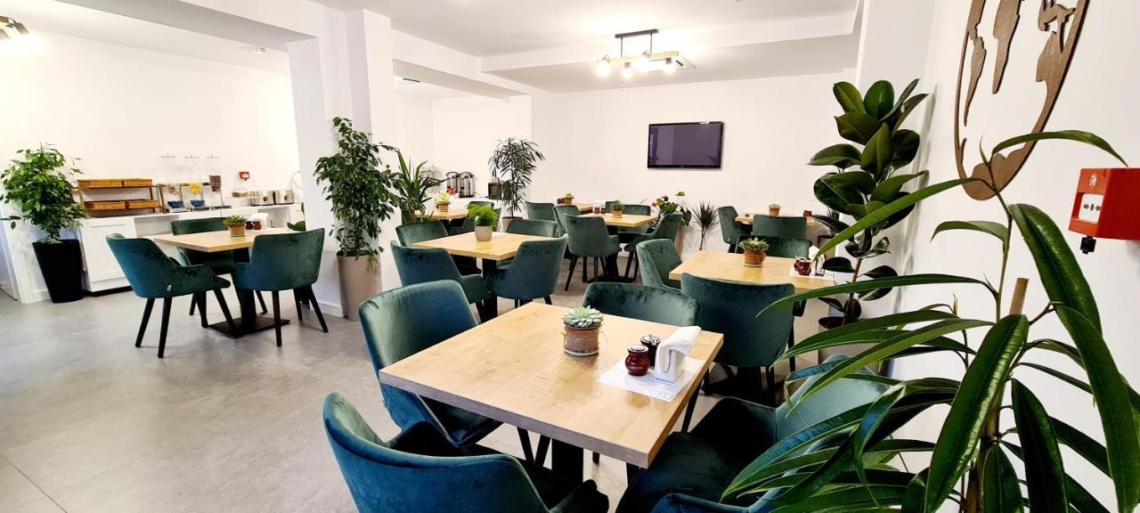 Hotel B4 Oradea Εξωτερικό φωτογραφία