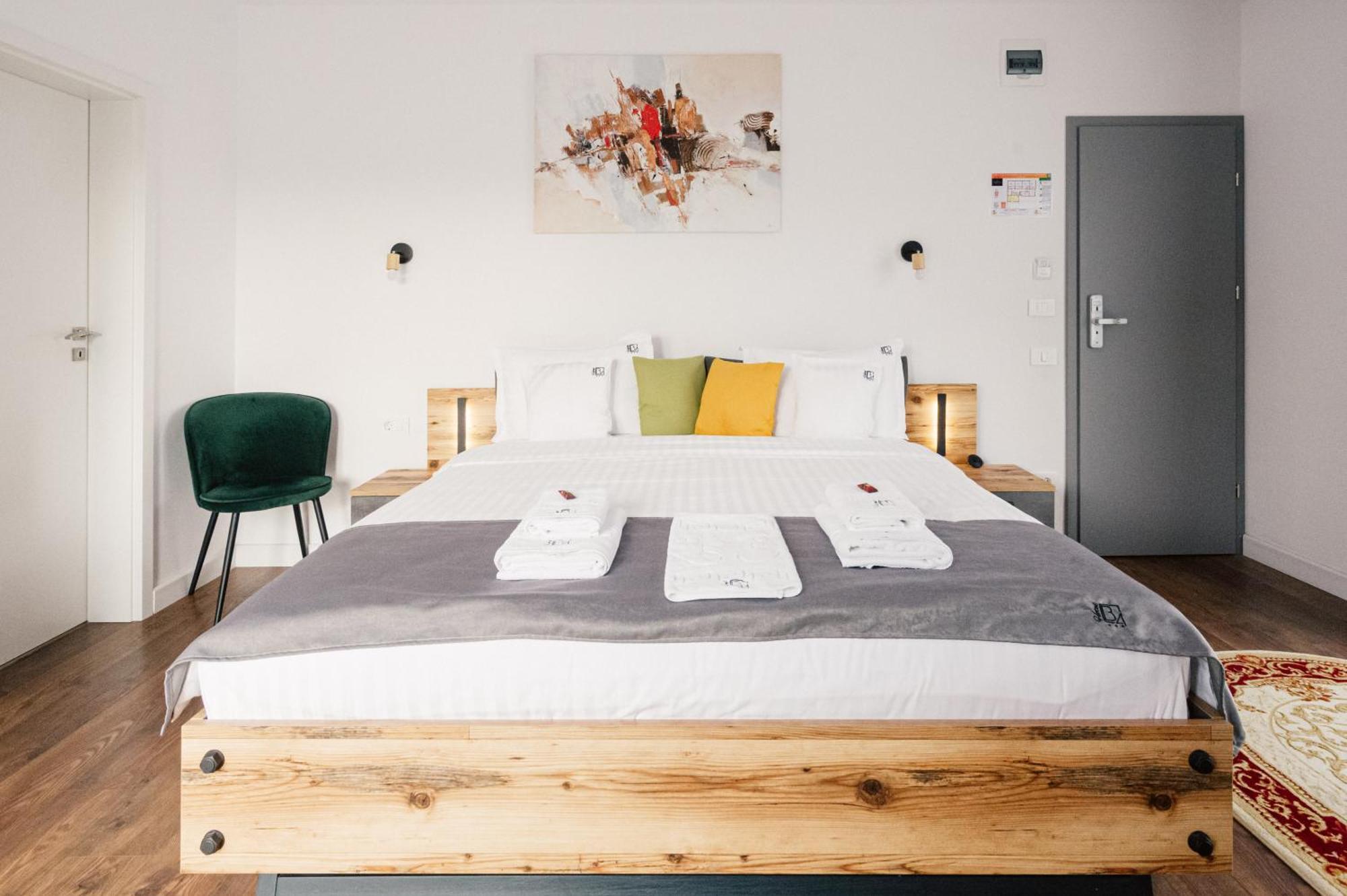 Hotel B4 Oradea Εξωτερικό φωτογραφία