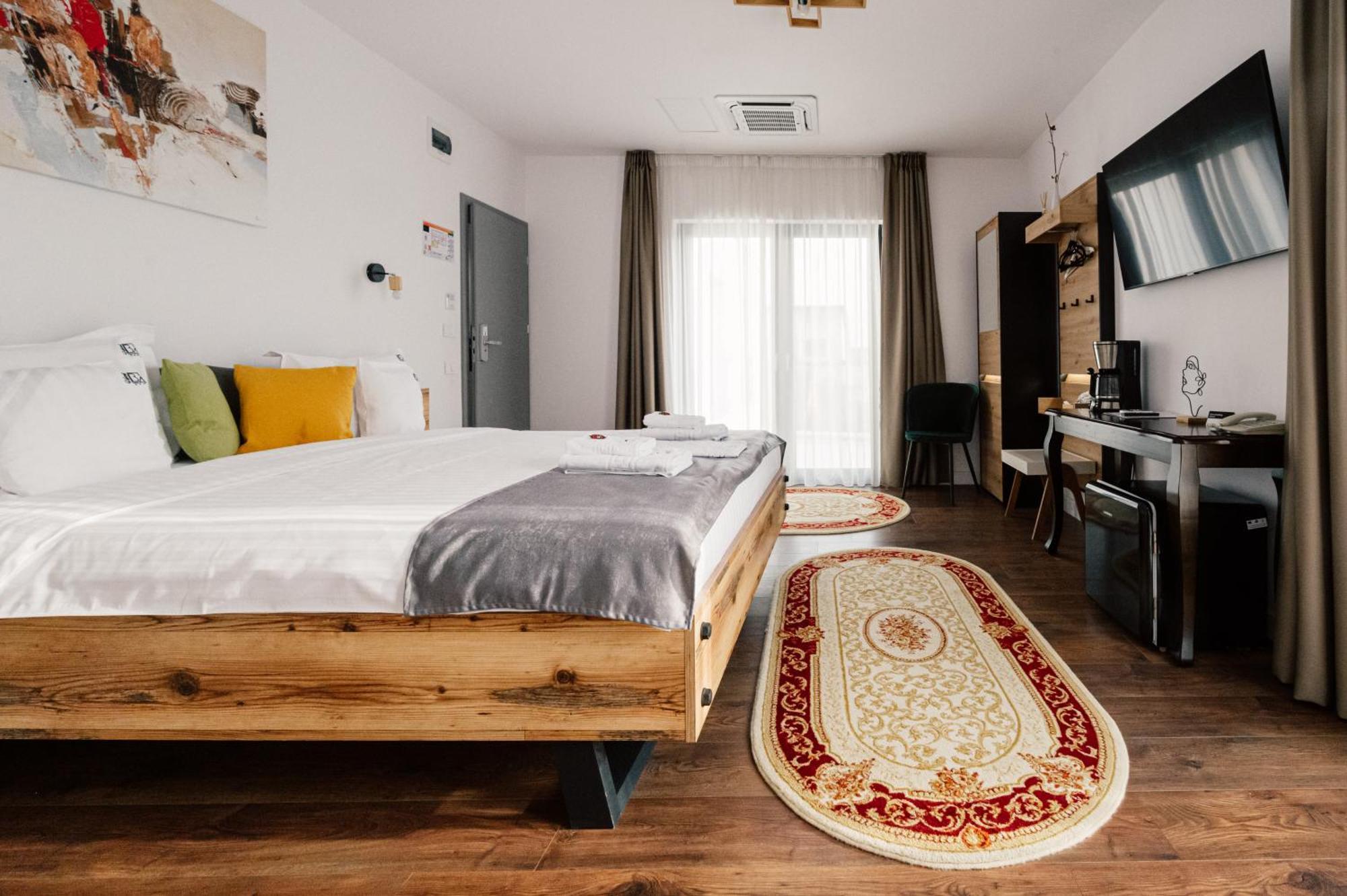 Hotel B4 Oradea Εξωτερικό φωτογραφία