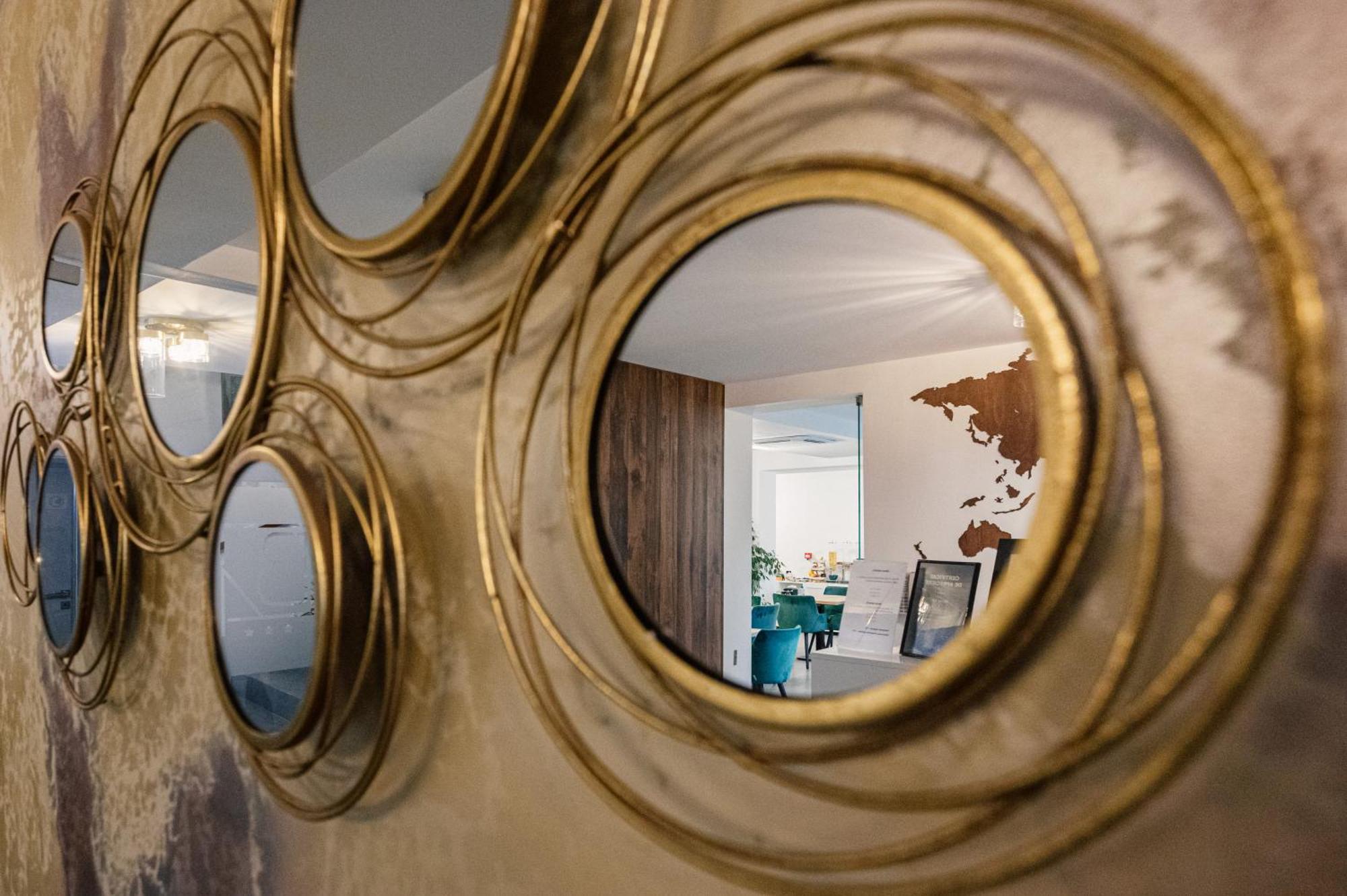 Hotel B4 Oradea Εξωτερικό φωτογραφία