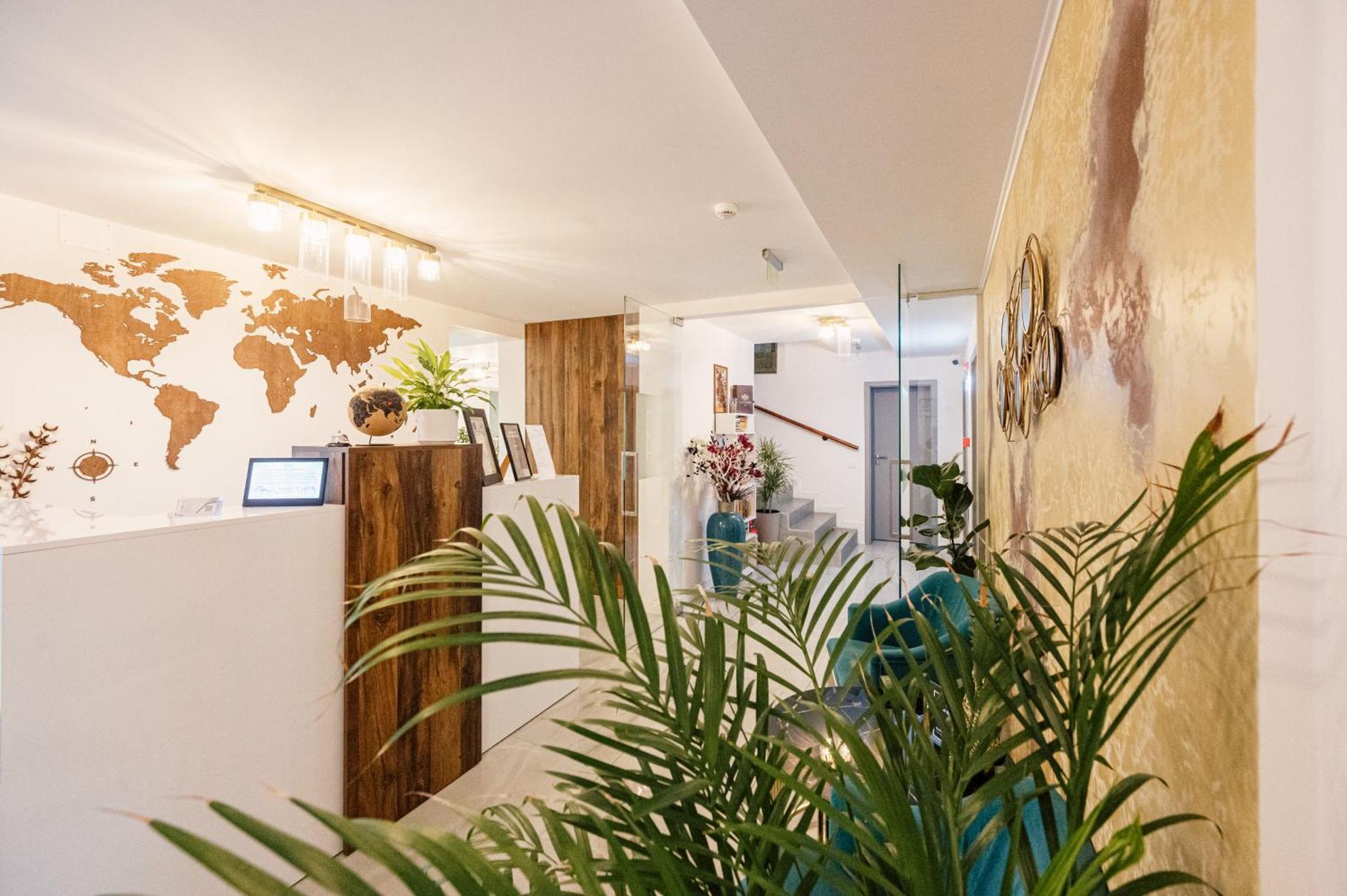 Hotel B4 Oradea Εξωτερικό φωτογραφία